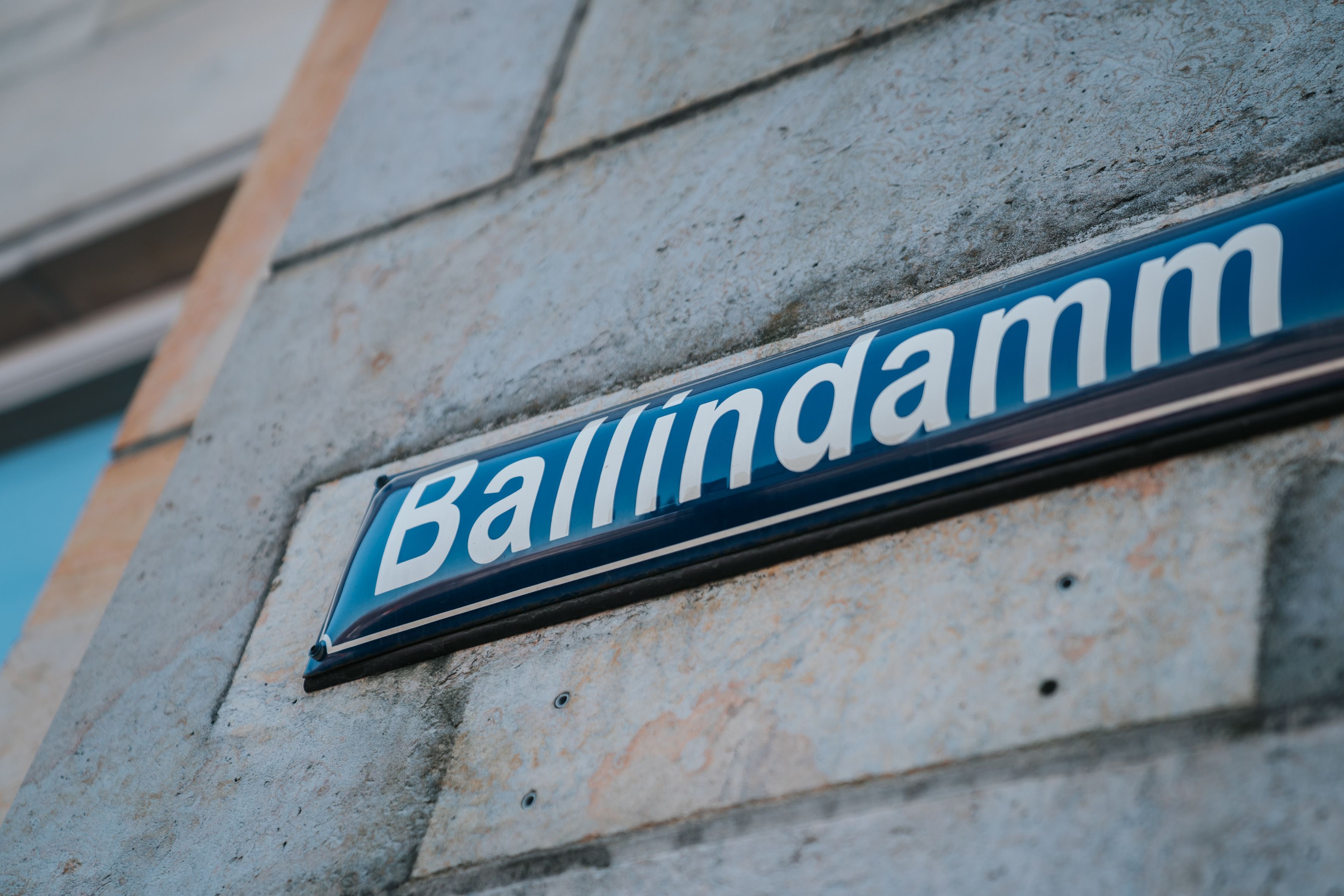 Facade at Ballindamm 3 in Hamburg